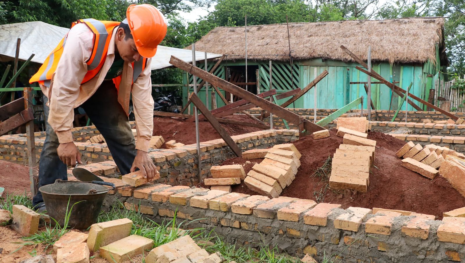 5de2e57a-44d4-4c51-9ef0-b35c772cc42f