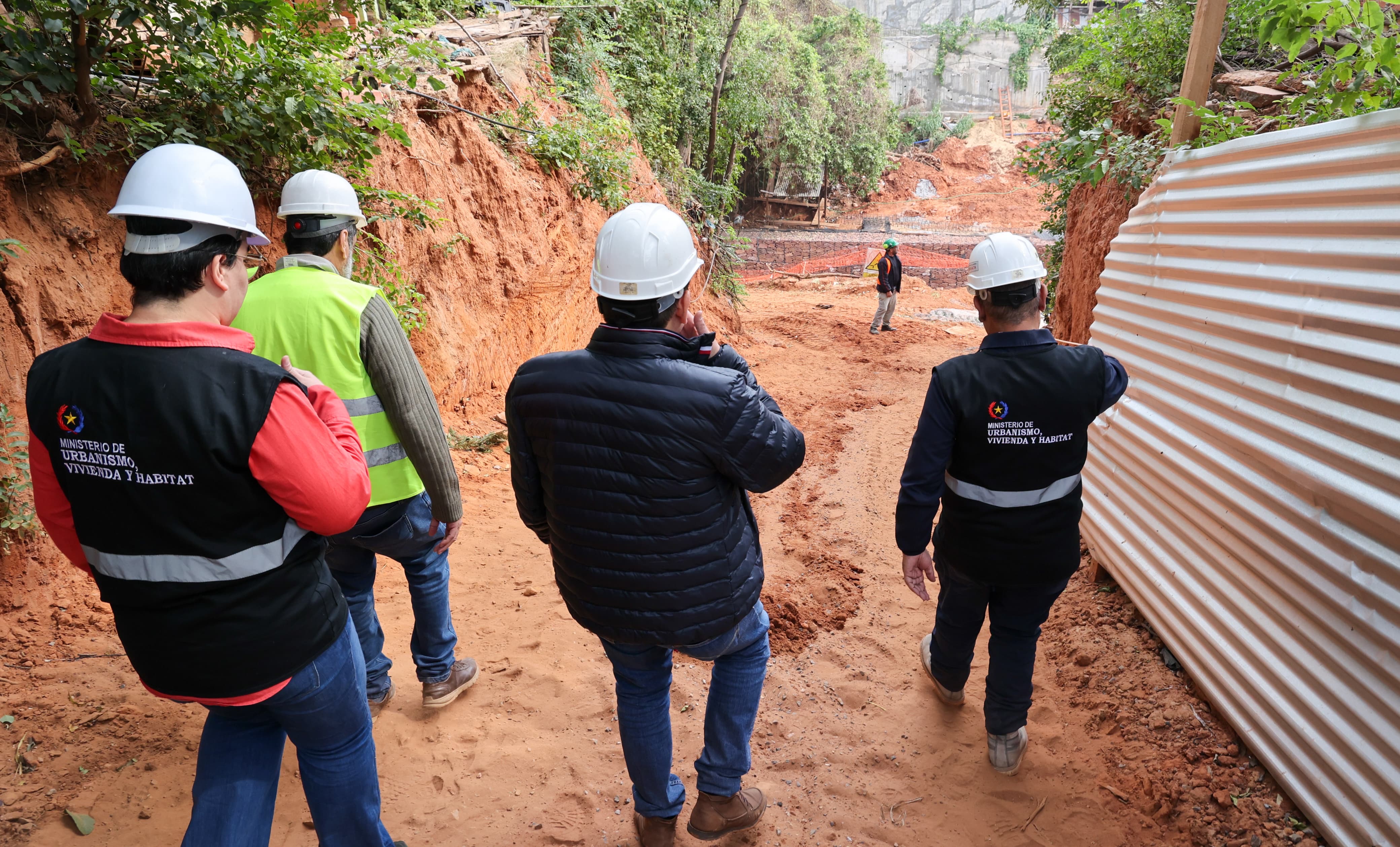 b04225e1-490f-4397-8d18-5184537888d1