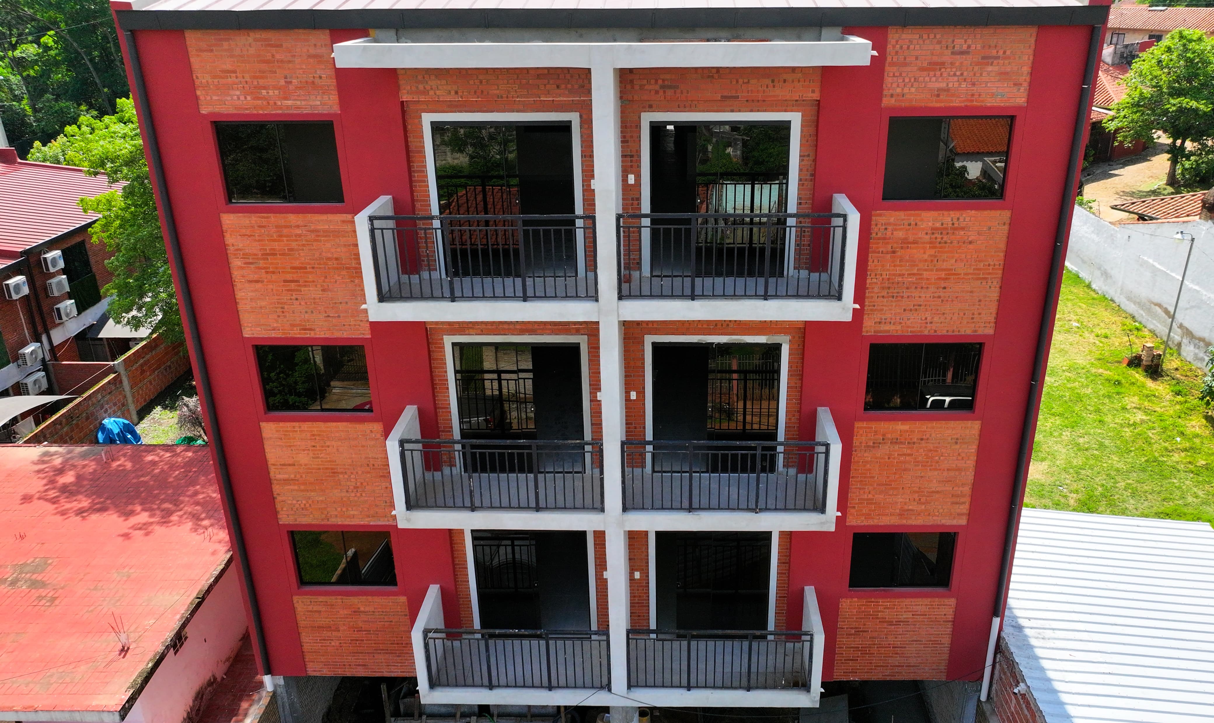 3ae232f8-f803-43b4-b976-a7b808e0d191