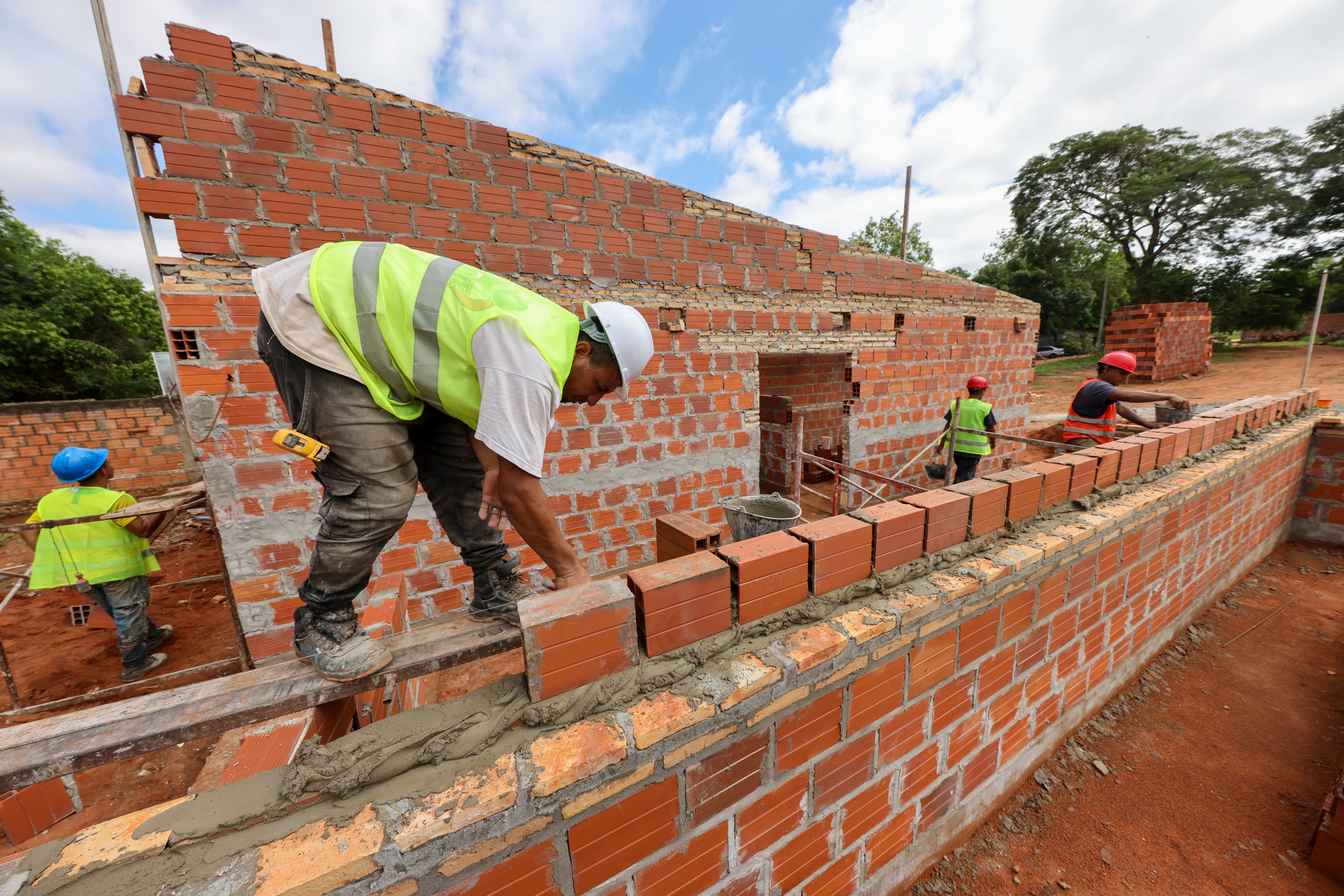 WhatsApp Image 2025-03-27 at 09.50.00 (2)