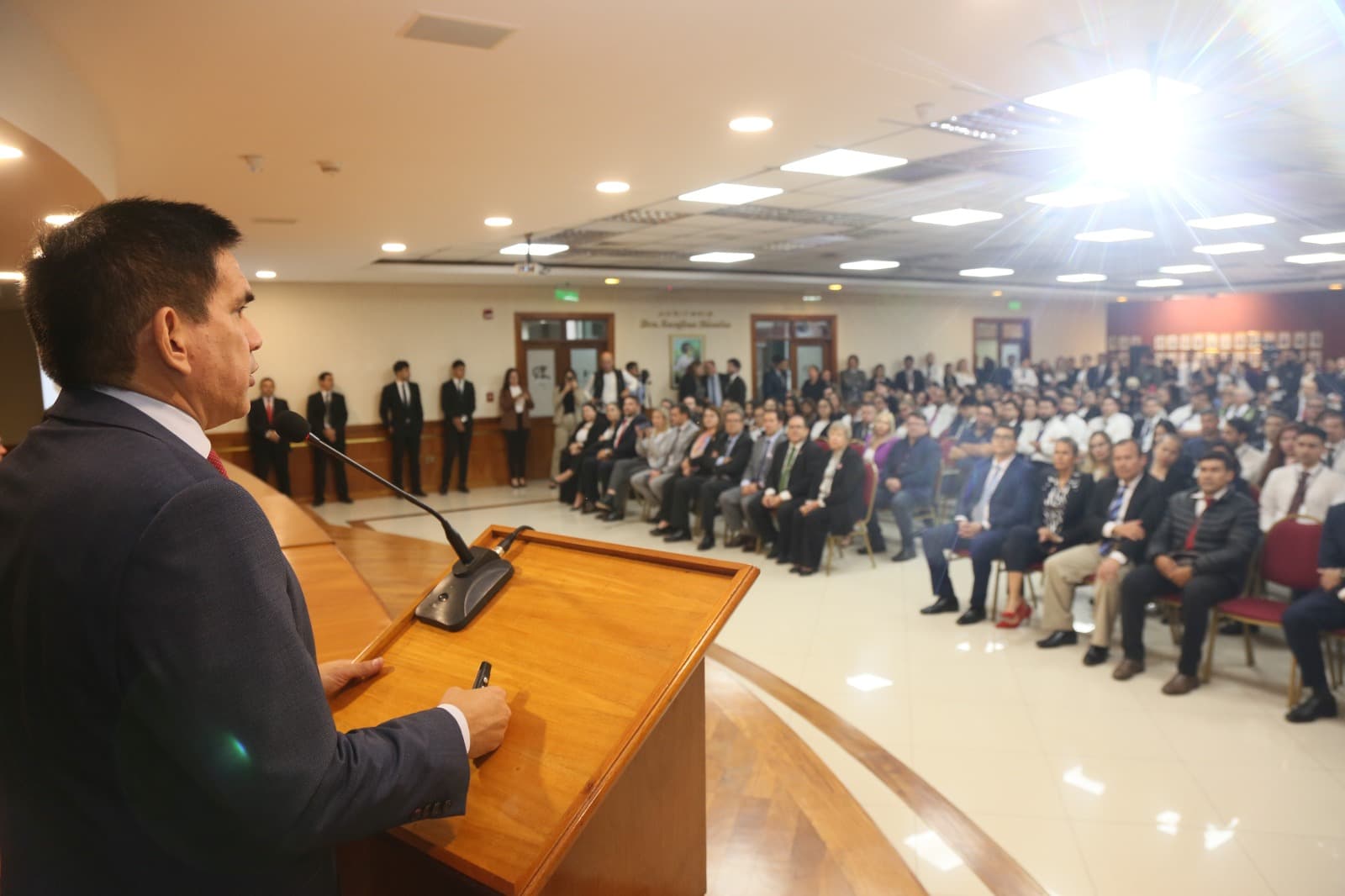 8ab083f1-6d01-4186-a251-fd15765fafaf