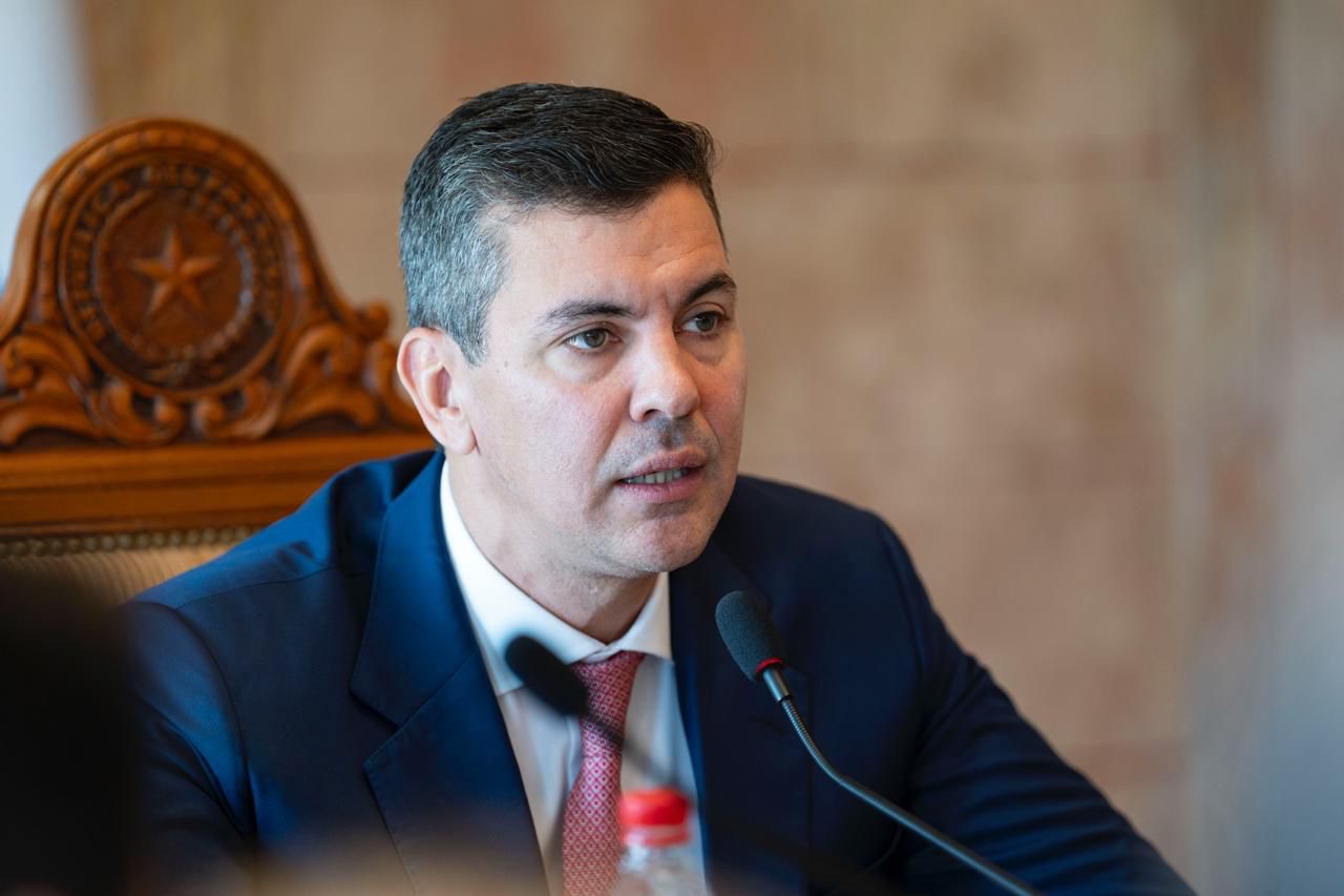 8cdf95c1-4f00-4424-9587-ed5d54b013cf