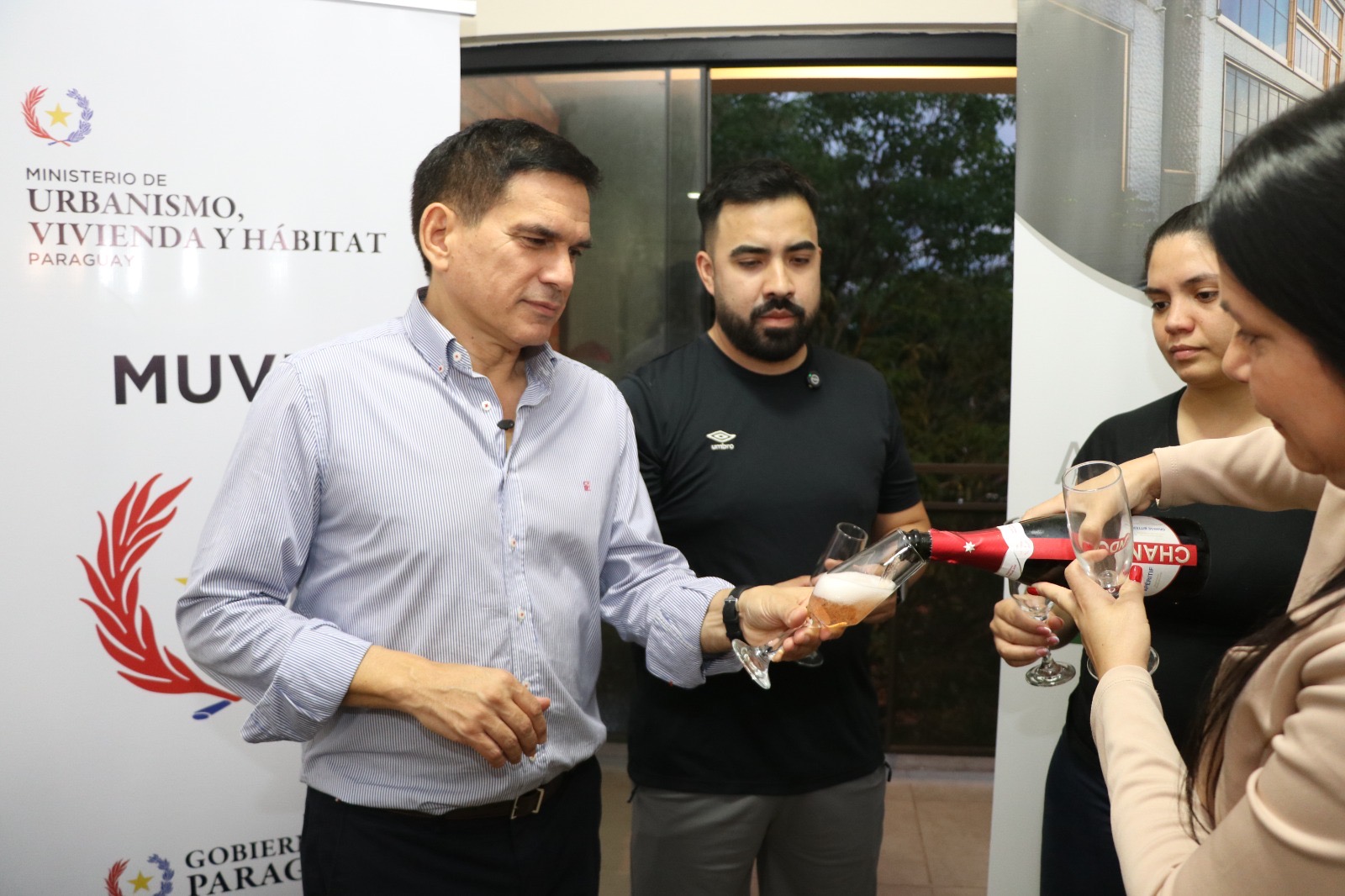 90df90ca-0059-450e-956f-73184f17939c