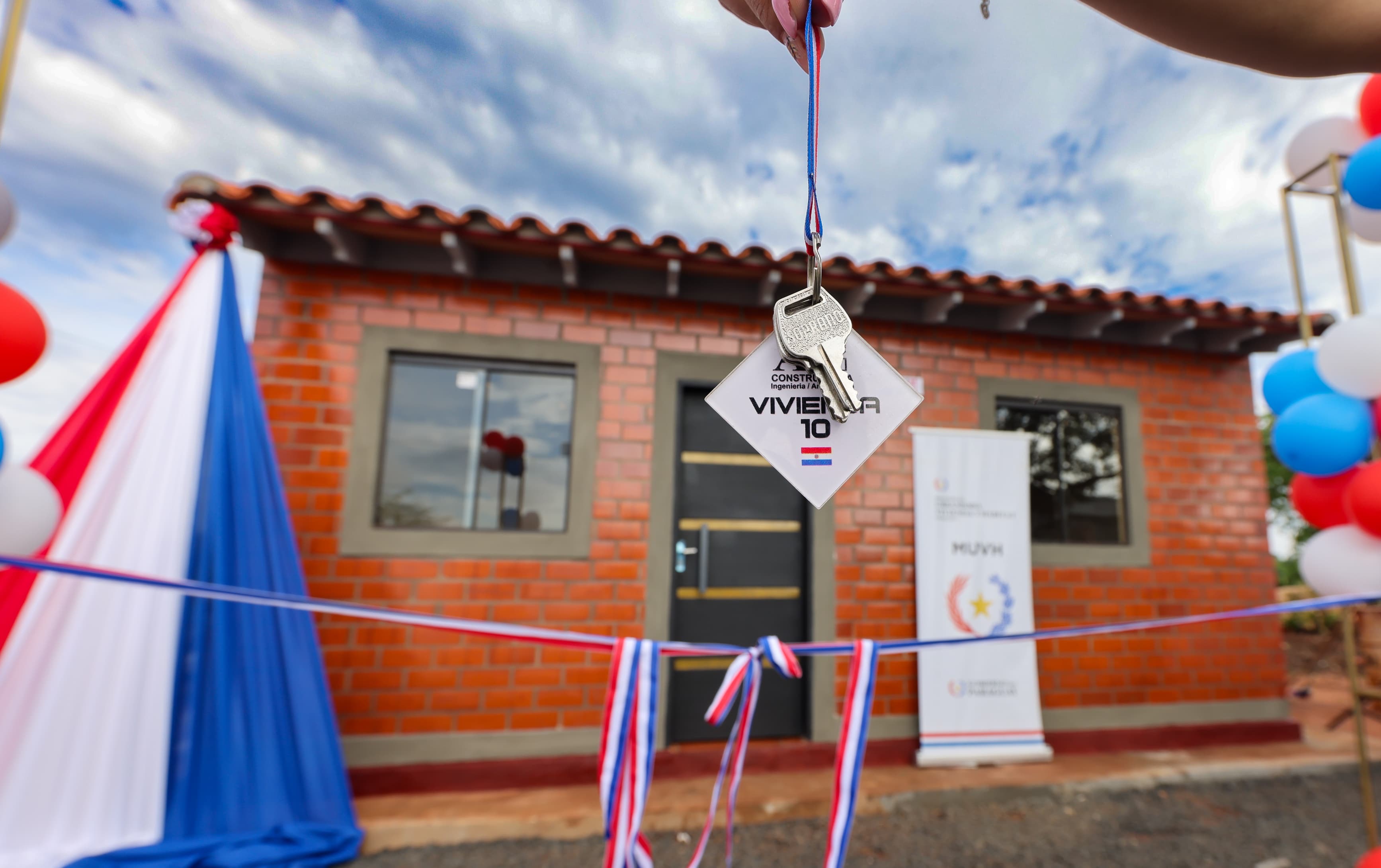 f2a289ec-f840-46d7-915f-a2cce7251b2d