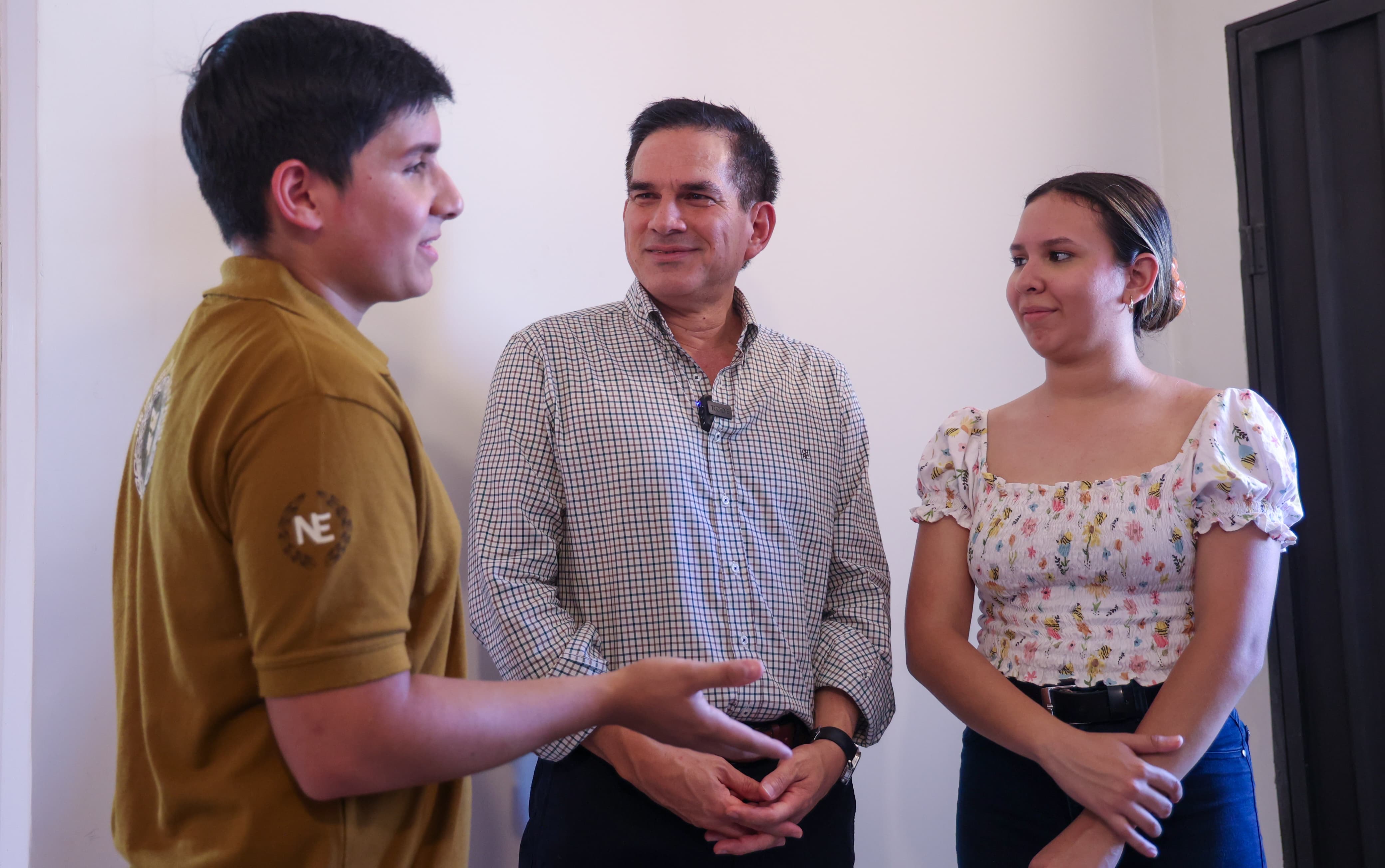 6bd93598-9e0c-4936-bc29-2d6217de1b8e