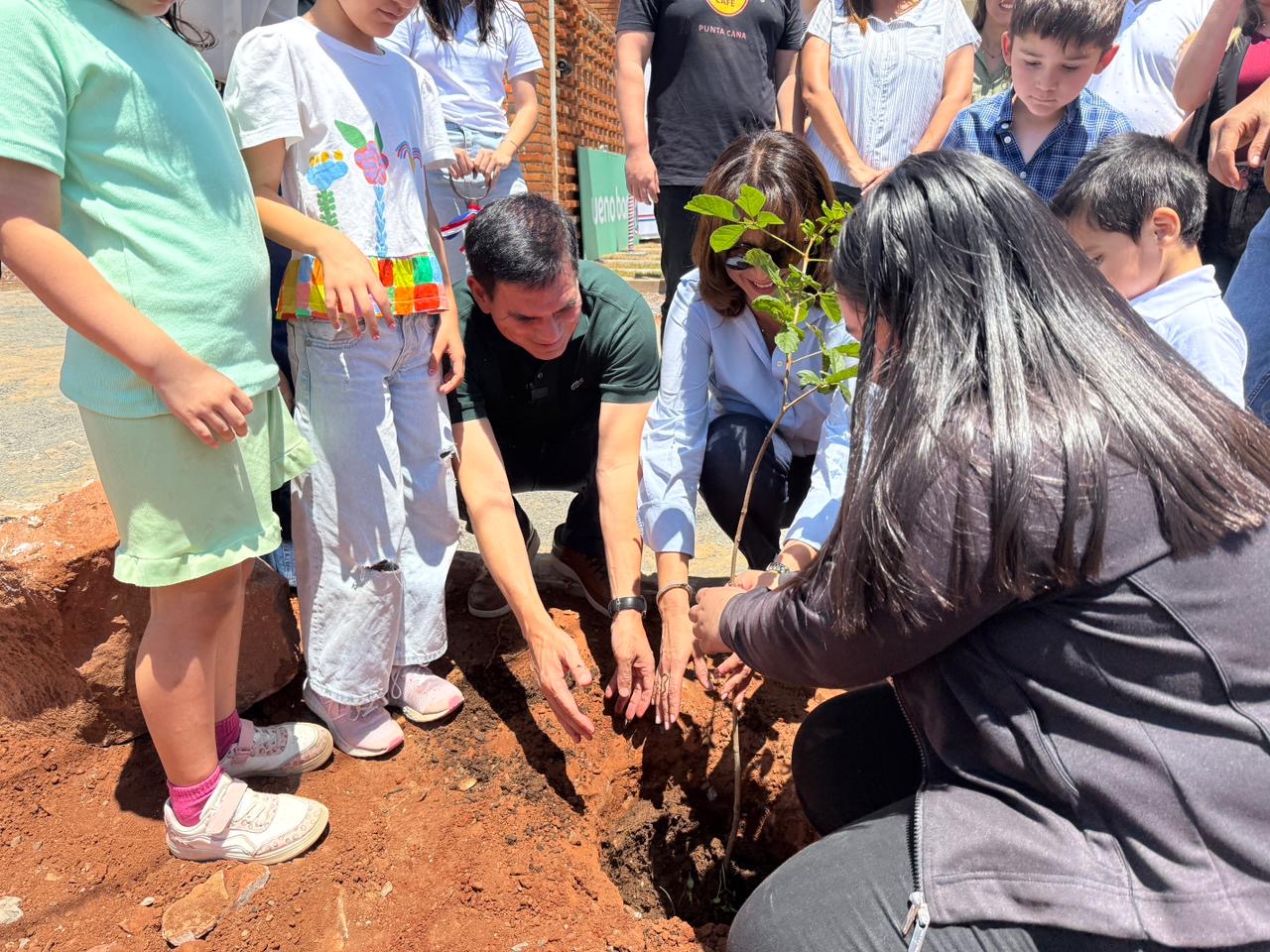 815c9205-e3fa-4164-bc75-f52e05bf2029