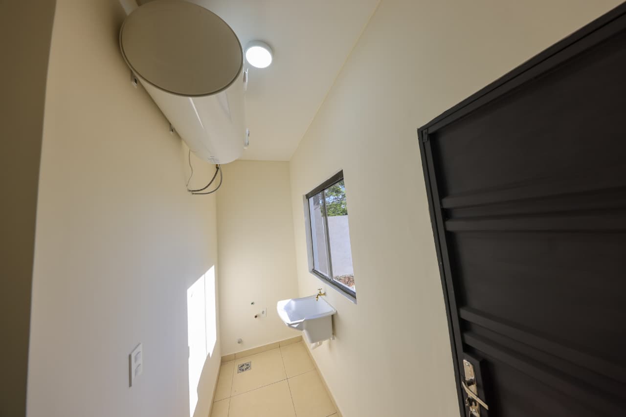 WhatsApp Image 2025-11-06 at 12.17.52 (2)