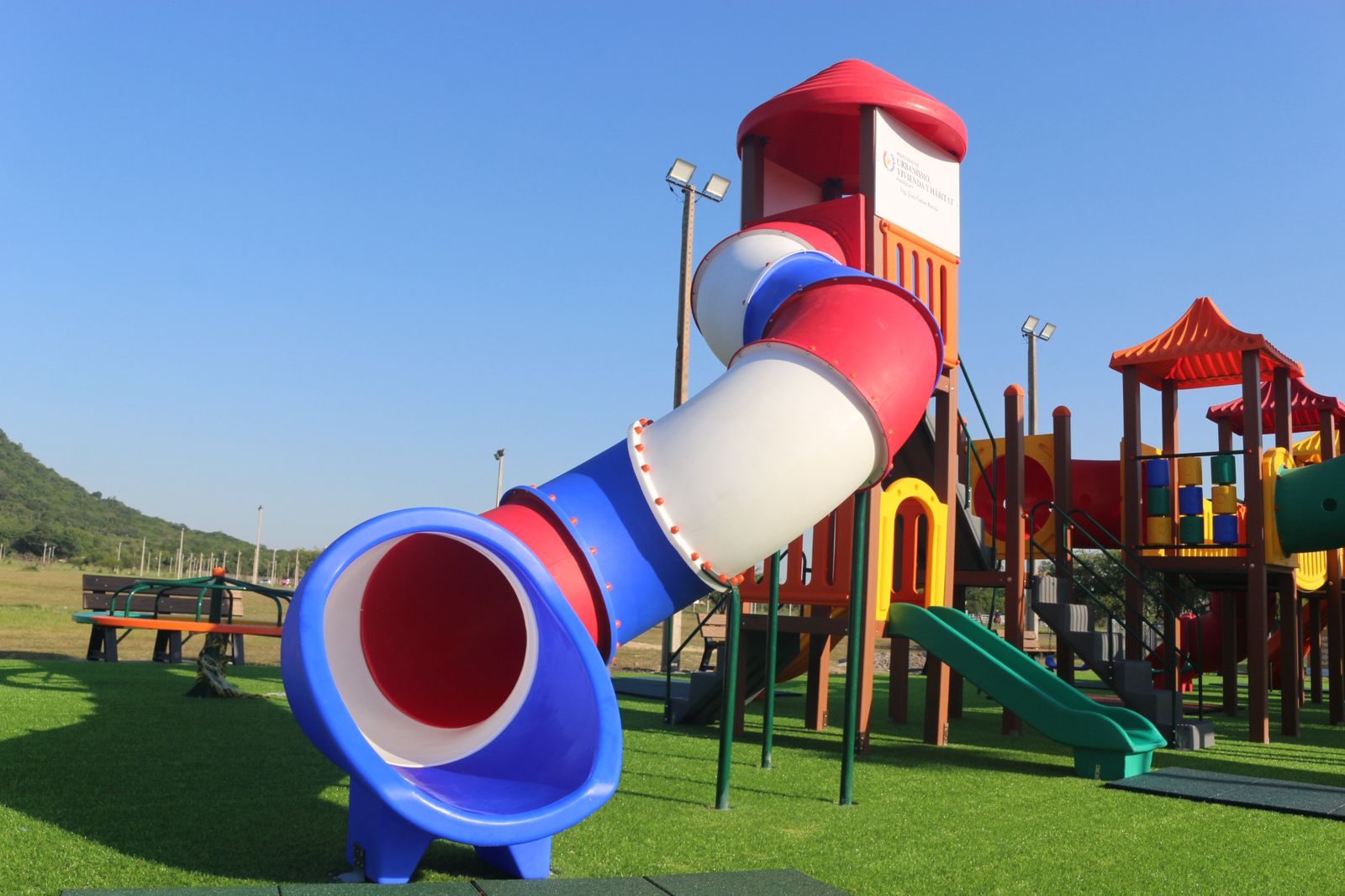 ae929ac5-586d-40a8-8aa0-7f15deb9ac8e