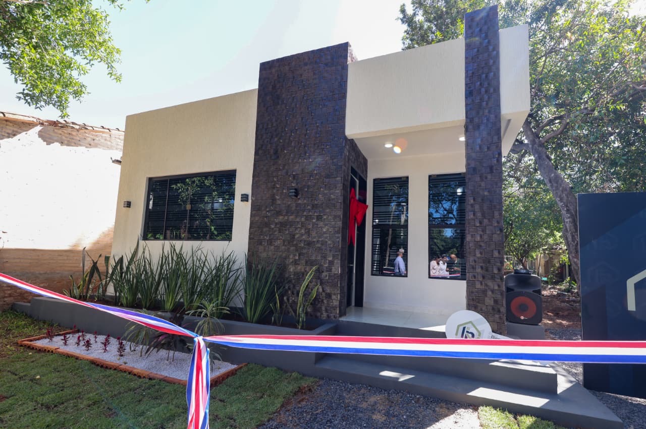 2b8604c1-c2c1-4f2d-a341-313af29ffccf